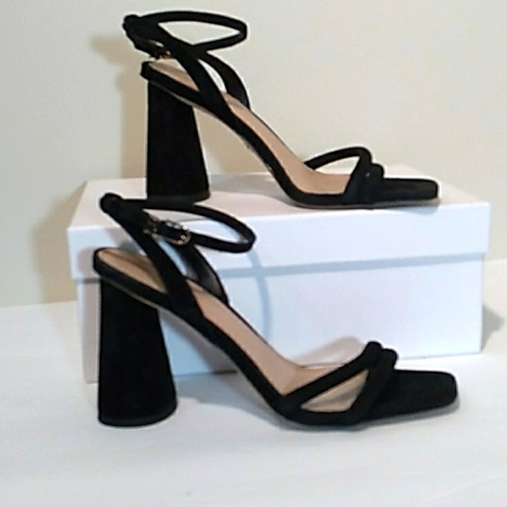 Sam Edelman KIA Leather Strappy Sandal with Block Heel. SEXY & COMFY!